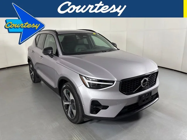 2026 Volvo XC40 B5 Plus