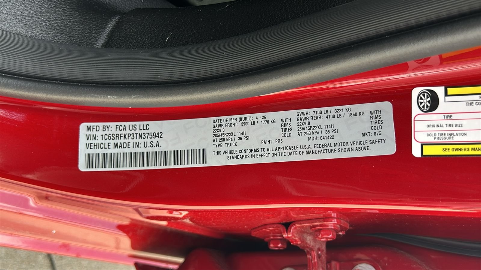 New 2026 Molten Red Pearl-Coat Exterior Paint RAM Tungsten image 32