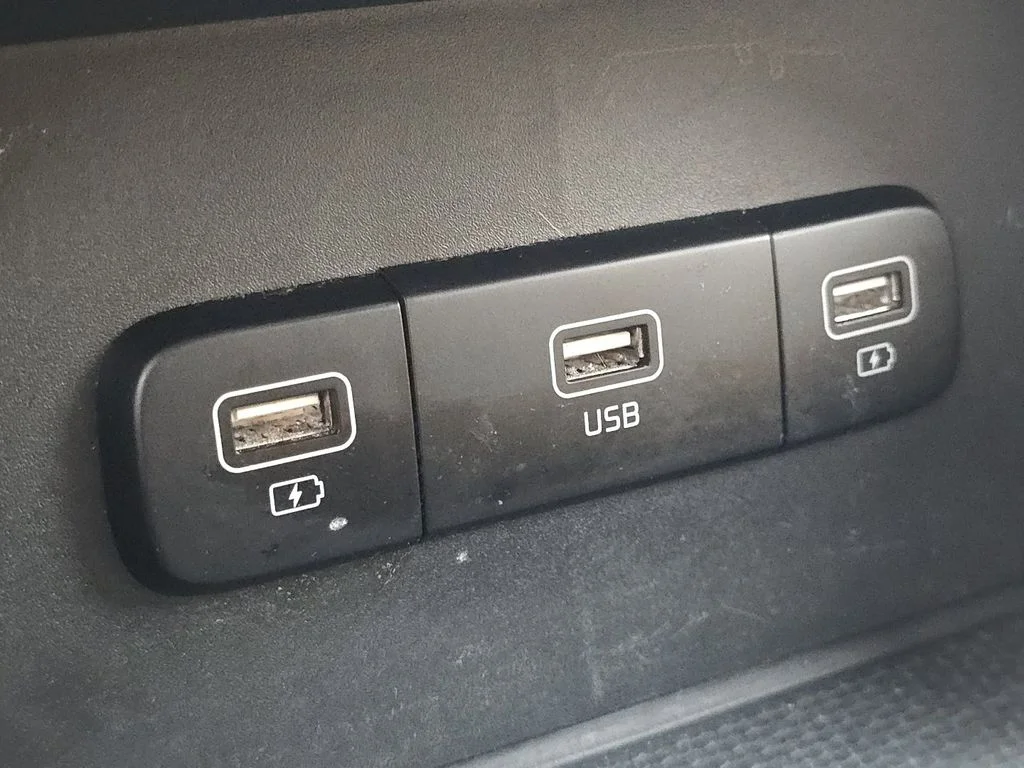 Used 2023 Red Kia LX Seat Package image 26