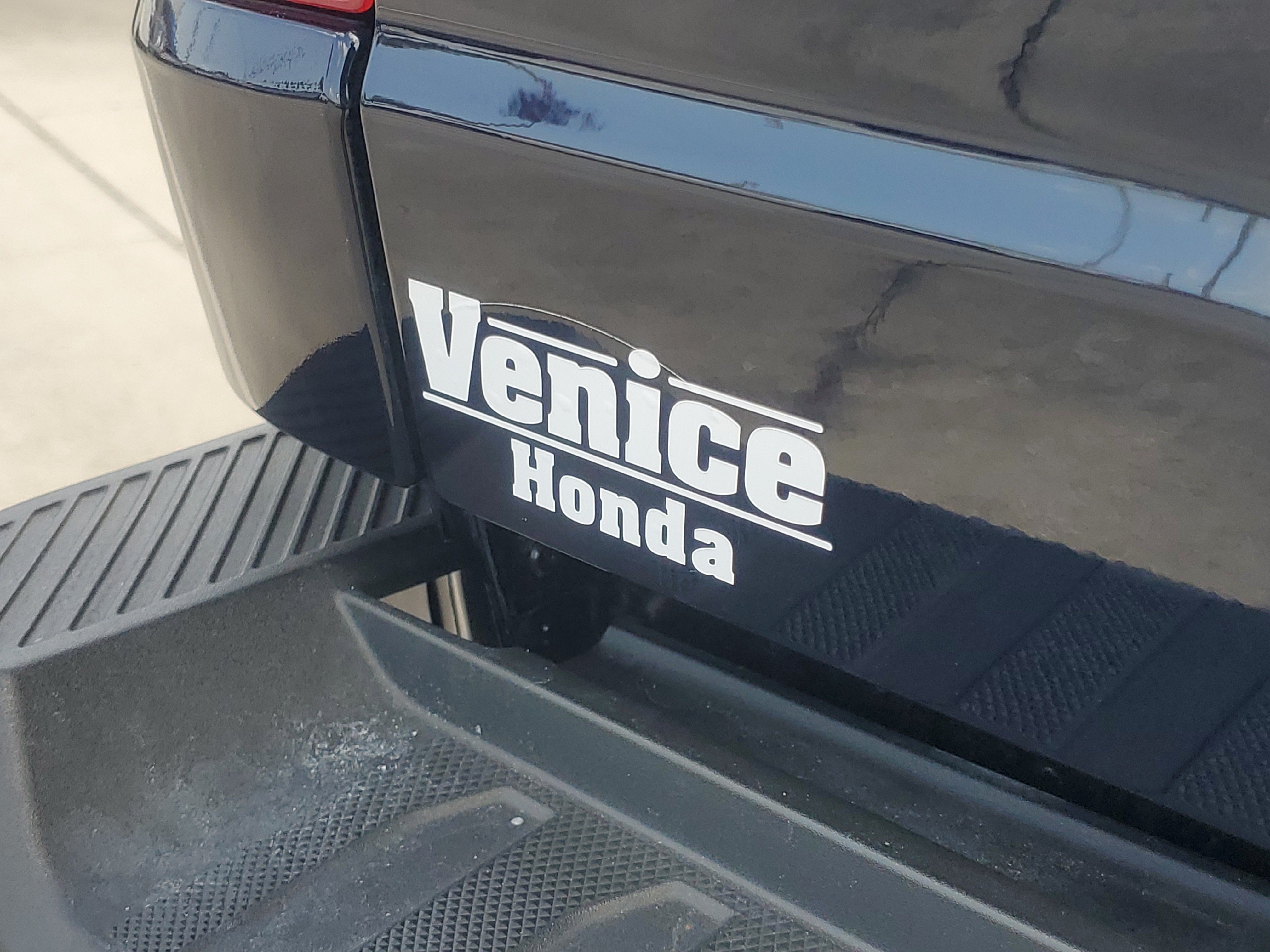 Used 2025 Antimatter Blue Metallic Ford LARIAT image 13