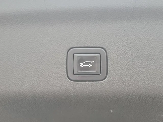 Used 2022 BLACK Chevrolet Z71 image 37