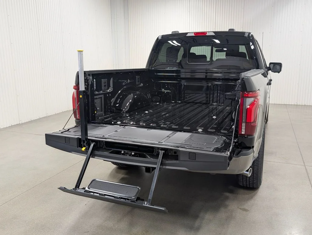 New 2026 Agate Black Metallic Ford King Ranch® image 28
