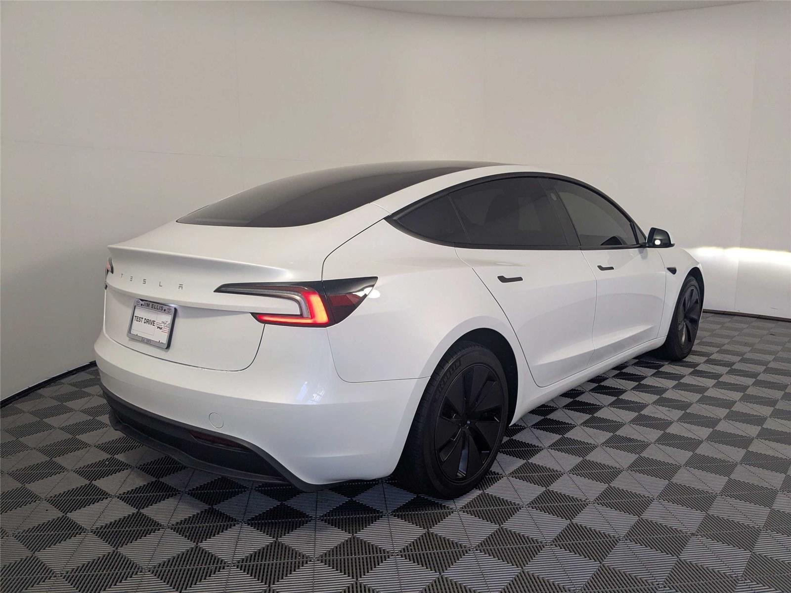 Used 2024 Pearl White Multi-Coat Tesla  image 6