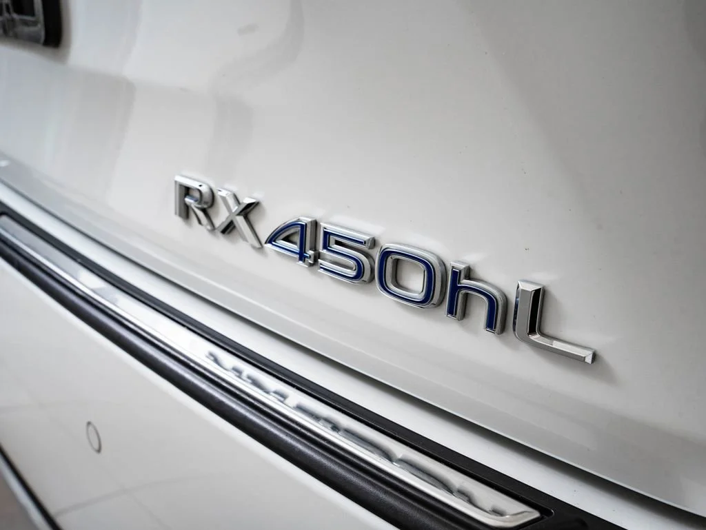 Used 2022 White Pearl Lexus 450hL Luxury image 16