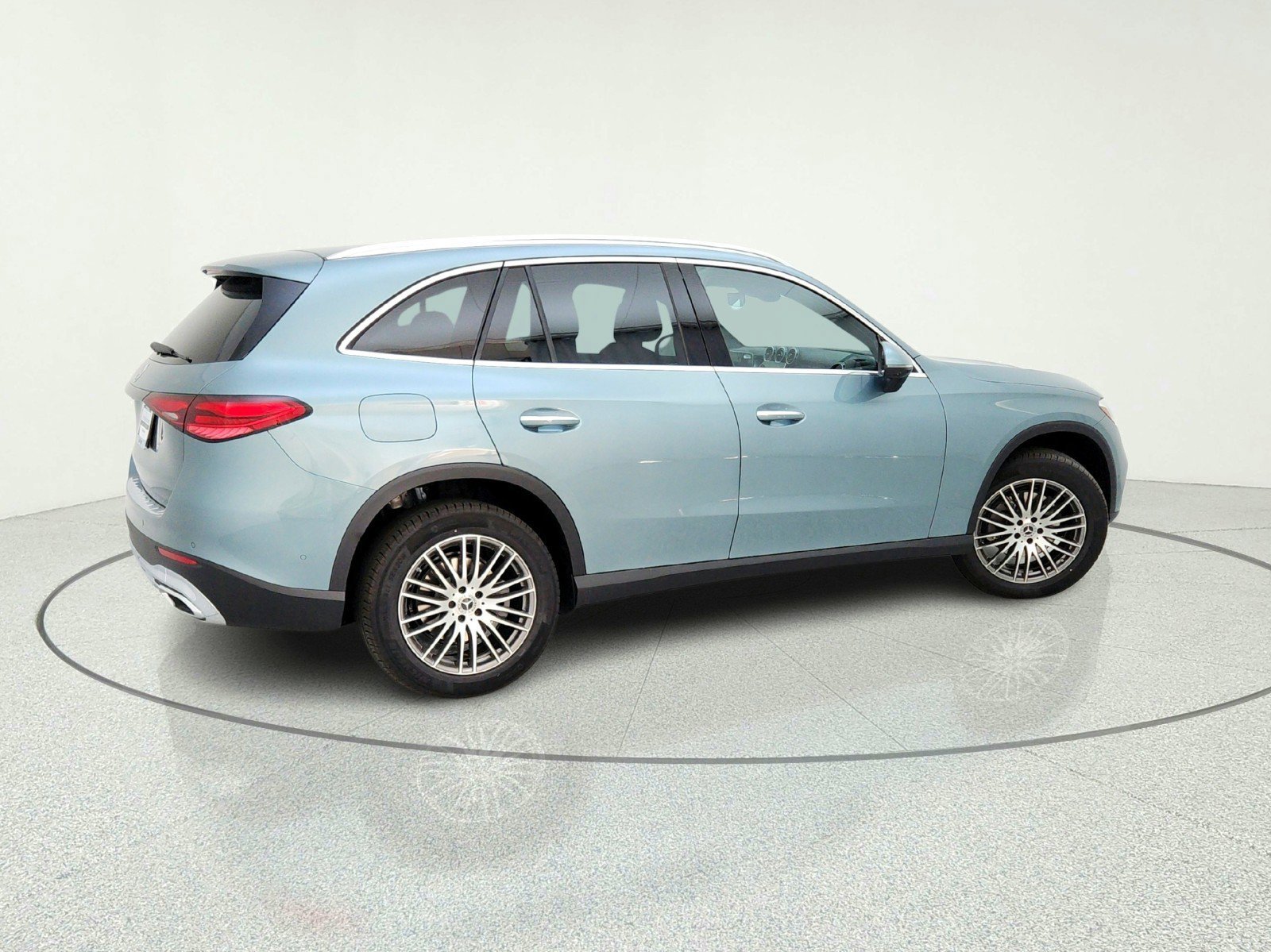 New 2026 Verde Silver Metallic Mercedes-Benz GLC 300 SUV image 29