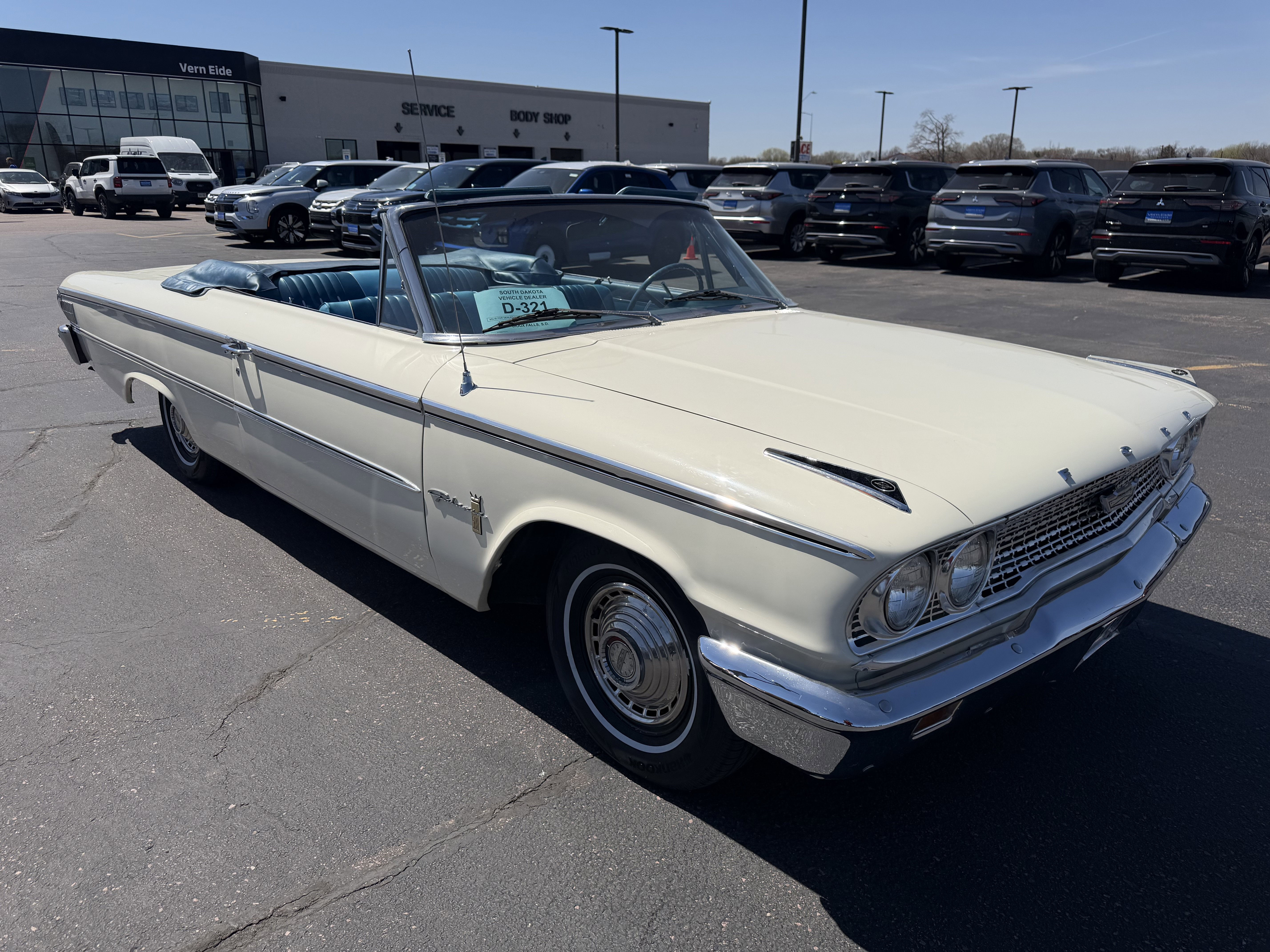 Used 1963 White Ford  image 6