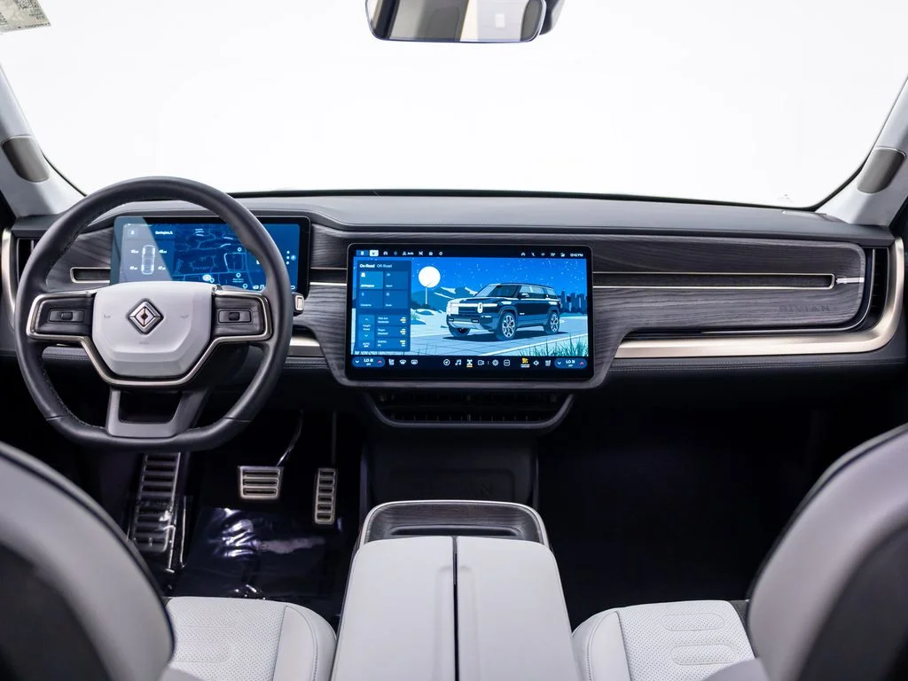 Used 2023  Rivian Adventure image 9