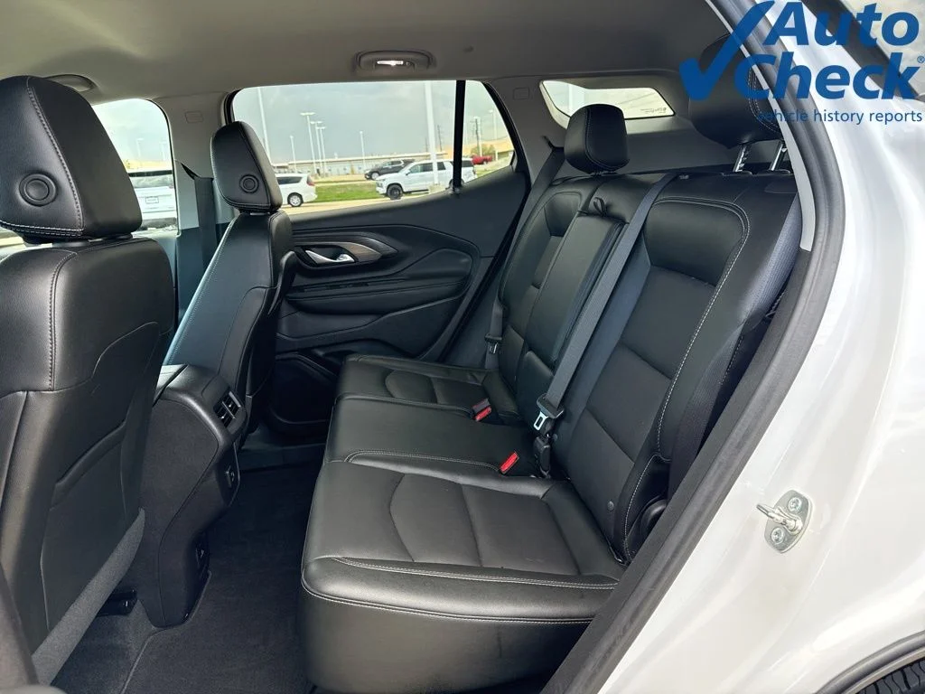Used 2024 White GMC SLT image 10
