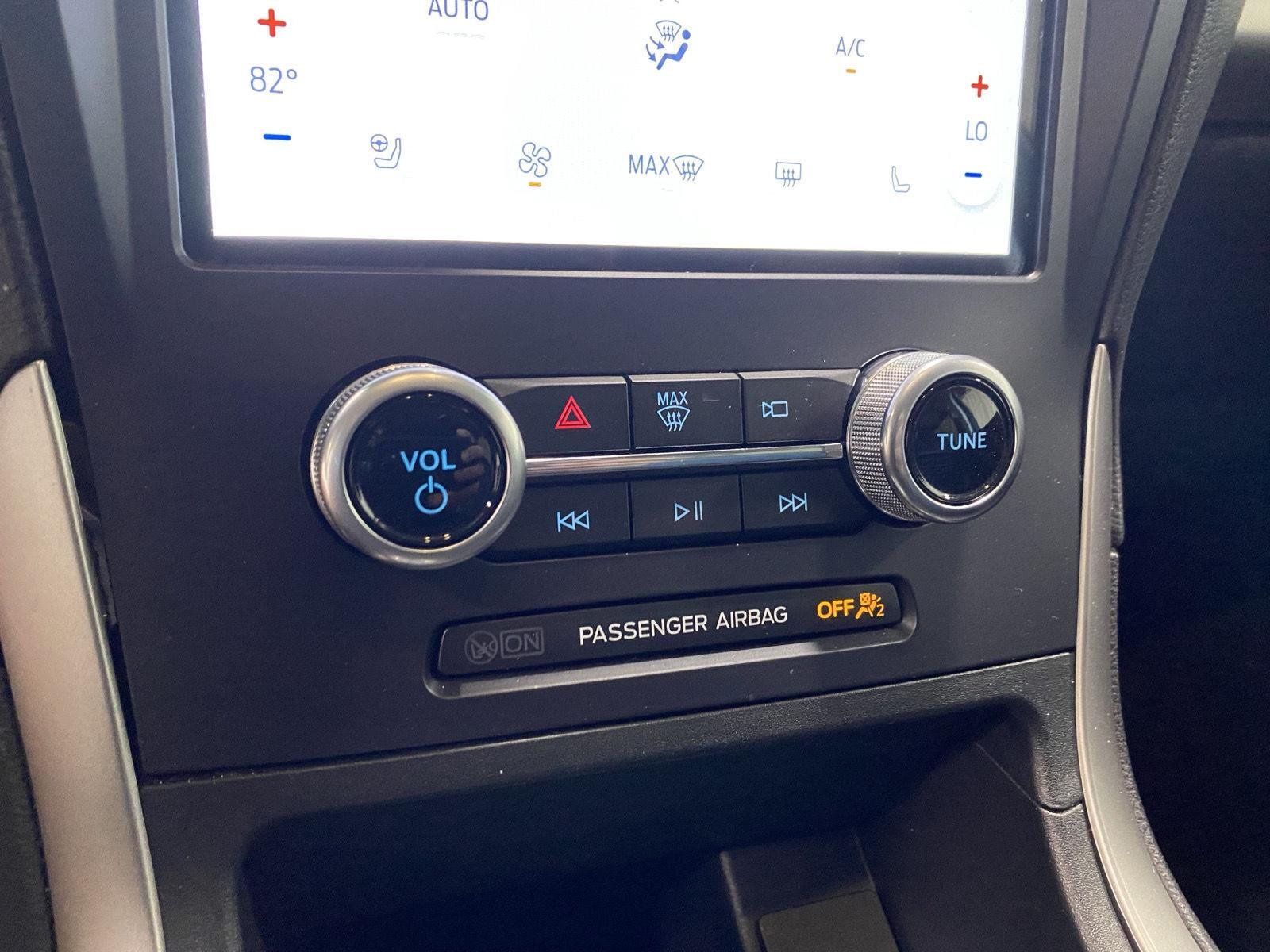 Used 2022 Agate Black Ford SEL image 25