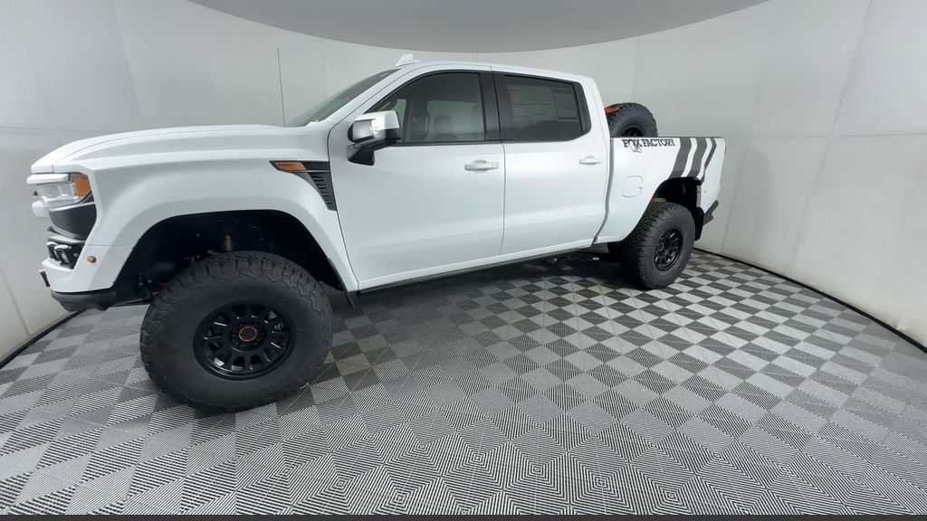 2025 Chevrolet Silverado 1500 LTZ - Photo 11