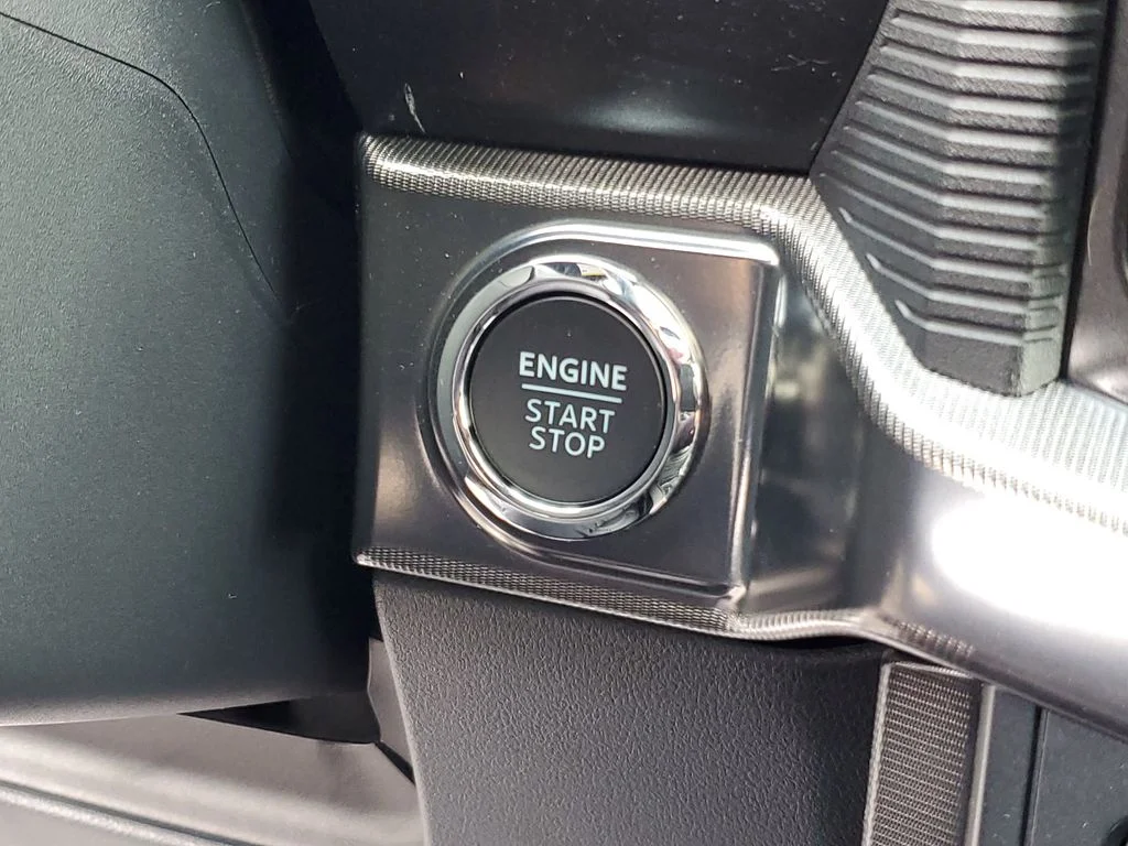 New 2026 Star White Metallic Tri-Coat Ford Platinum® image 13