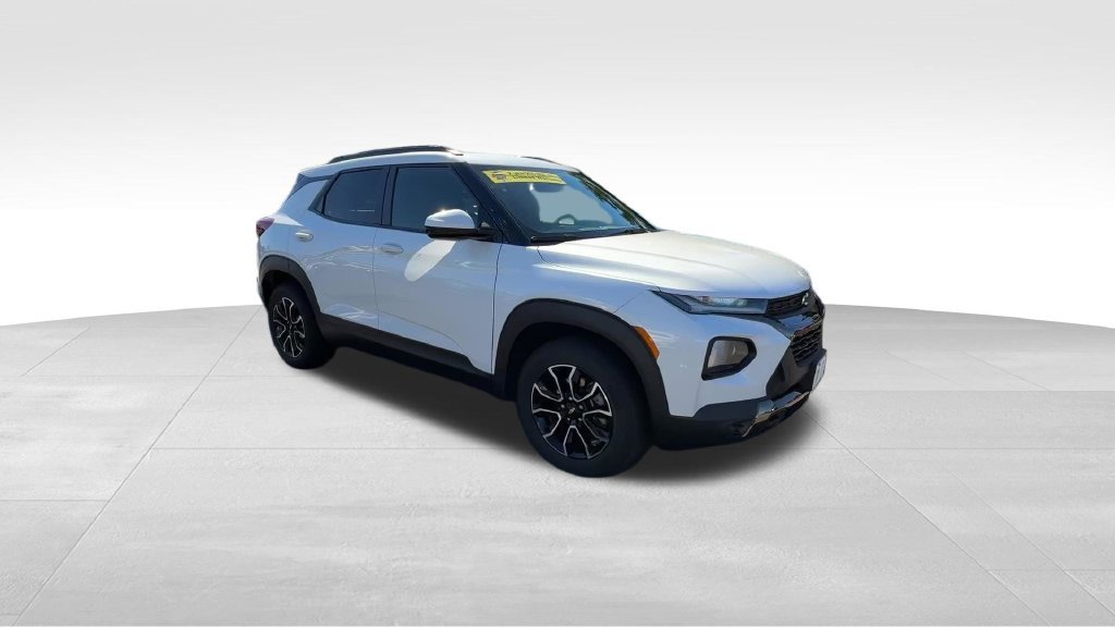 Used 2023 Pearl Chevrolet ACTIV image 9