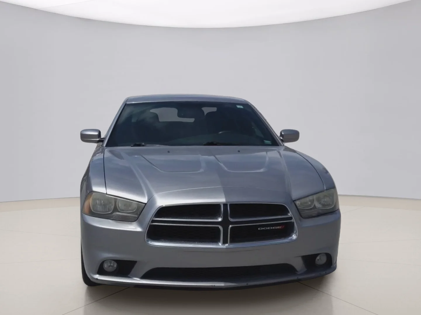 Used 2013 Silver Dodge SE image 2