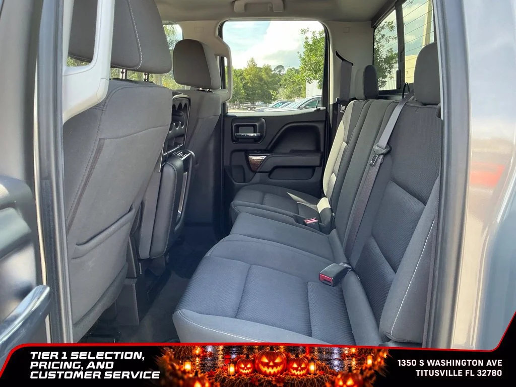 Used 2017 PEPPERDUST METALLIC GMC SLE image 25