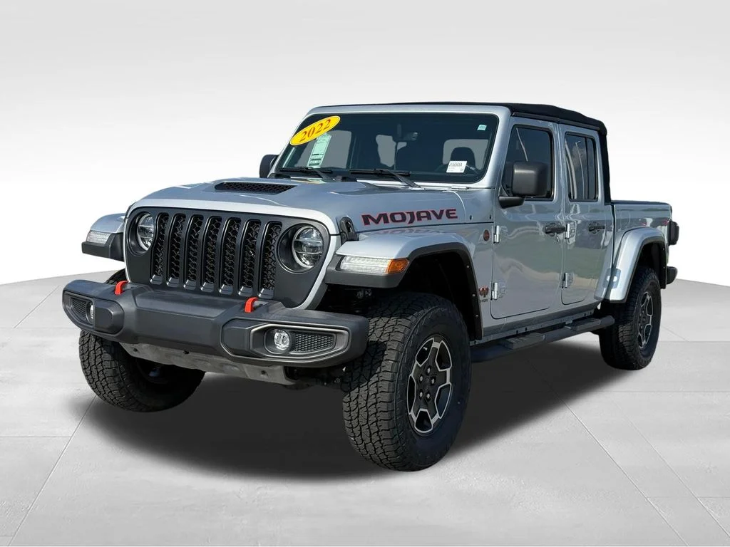 Used 2022 Silver Jeep Mojave image 1