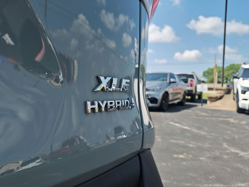 Used 2023 Gray Toyota XLE Premium image 27