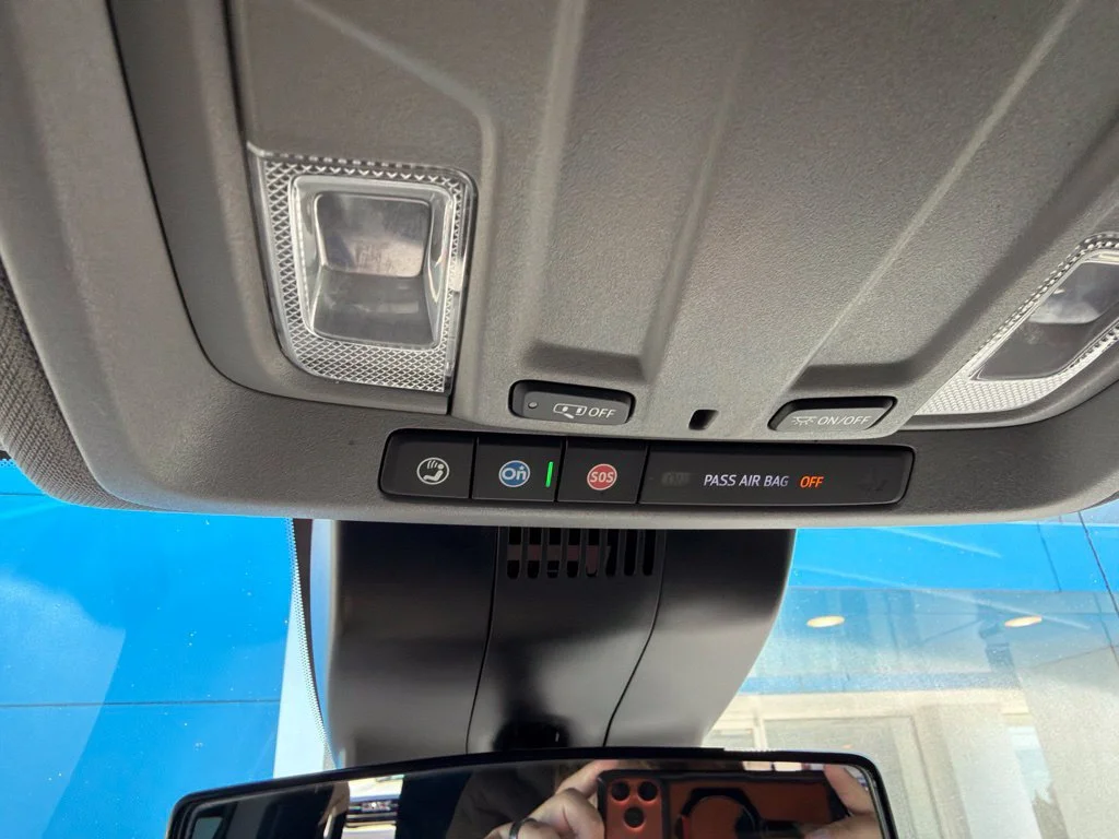 Used 2022 BLACK Chevrolet Custom image 29