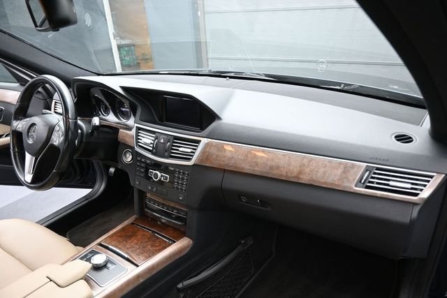 Used 2013  Mercedes-Benz E 350 image 26