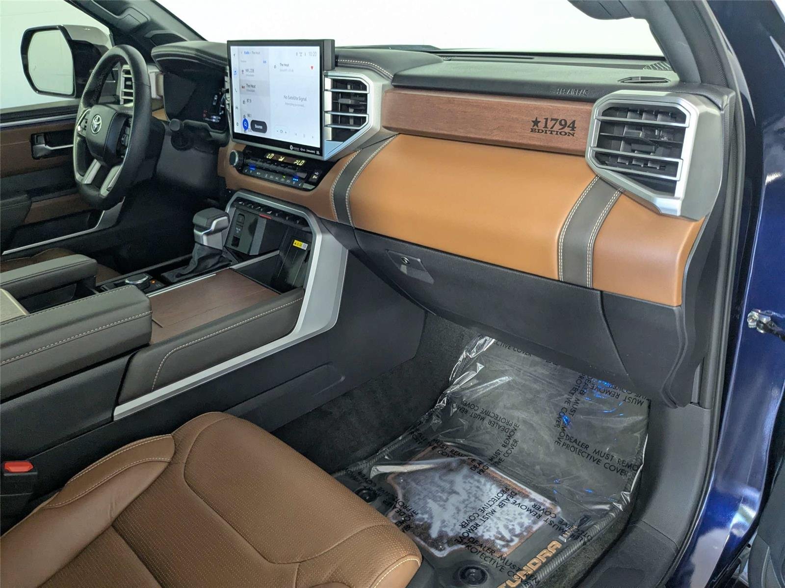 2024 Toyota Tundra 1794 Edition - Photo 32