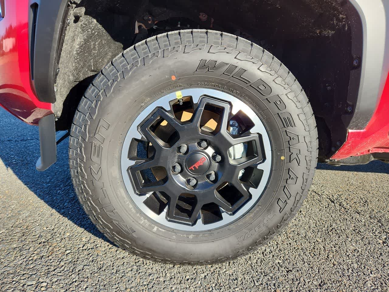 2025 Toyota Tacoma TRD Off Road - Photo 10