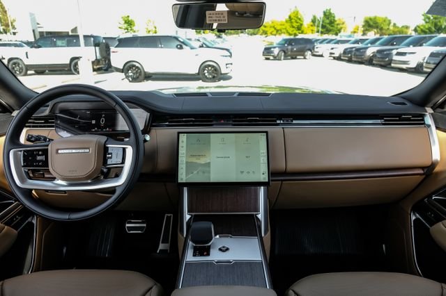New 2026 Belgravia Green Land Rover SE image 17