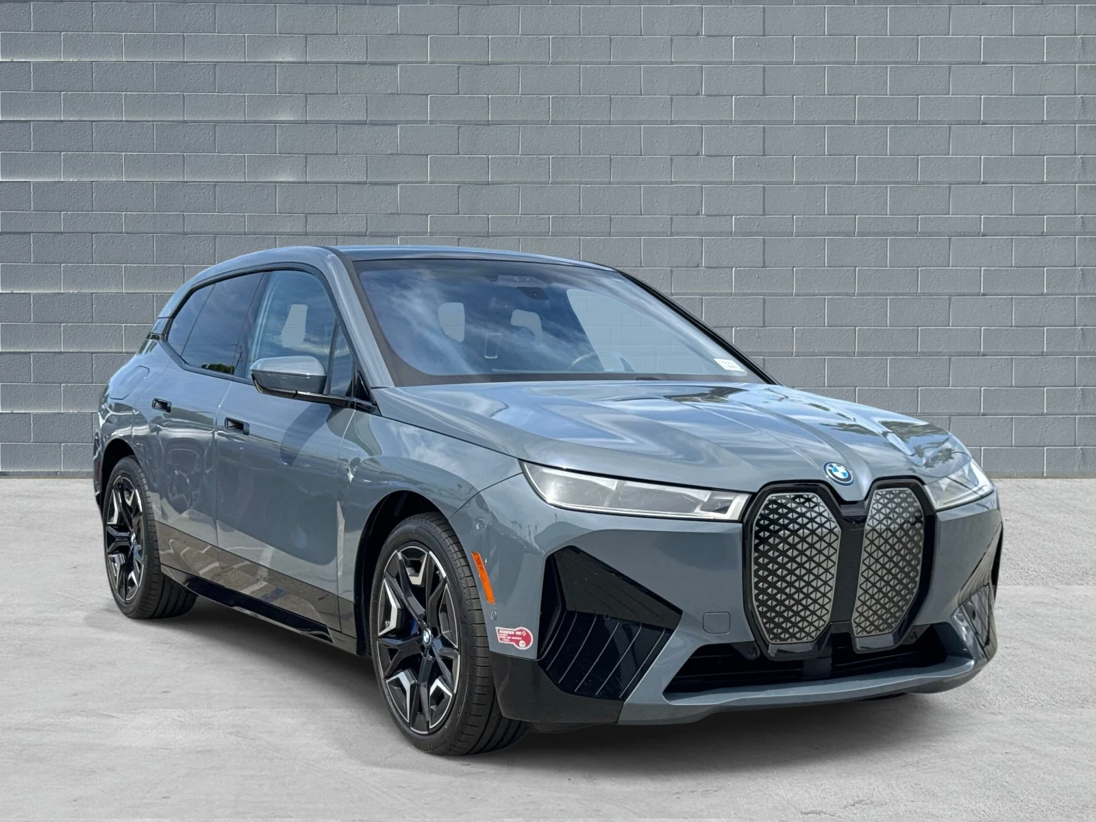 2023 BMW iX xDrive50's photo