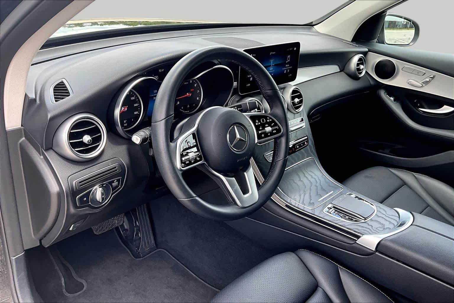 Used 2022 Black Mercedes-Benz GLC 300 image 18