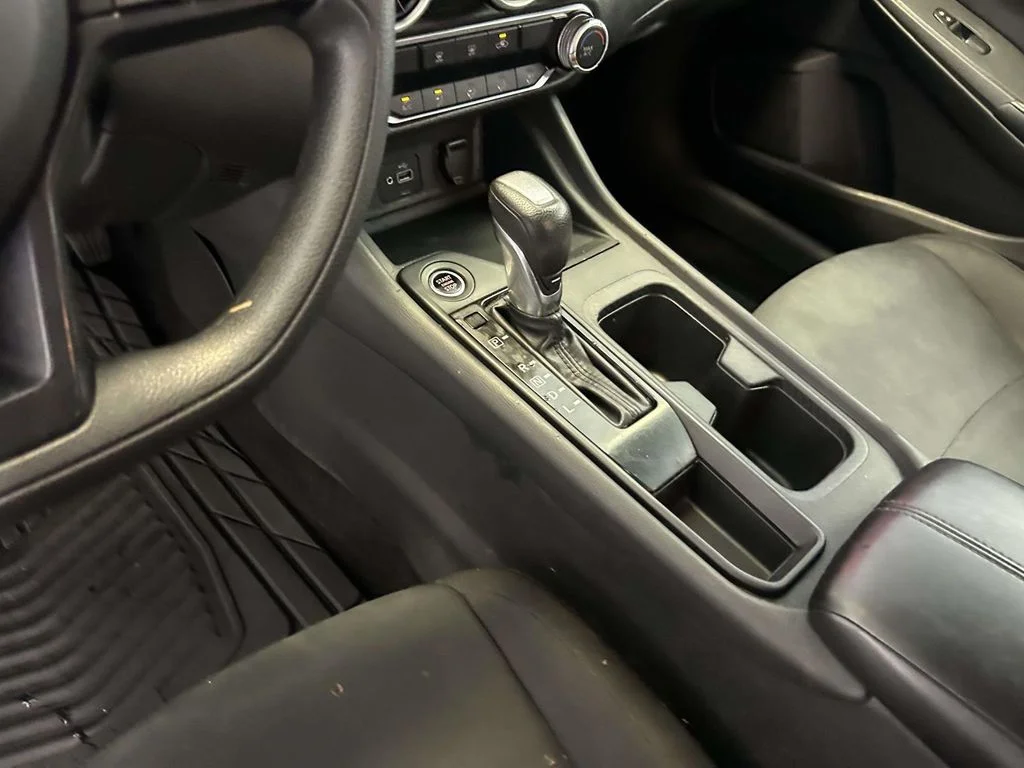 Used 2024 White Nissan S image 19