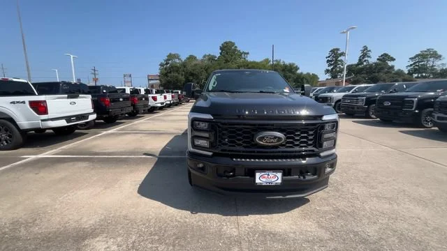 New 2026 Agate Black Metallic Ford XLT image 4