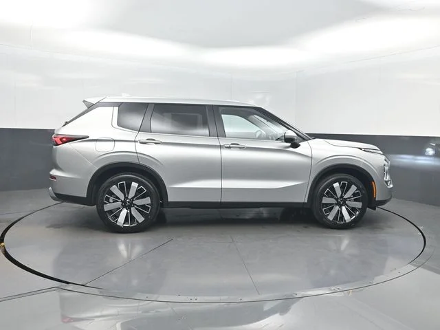 New 2026 Silver Mitsubishi SE 1.5T S-AWC image 36