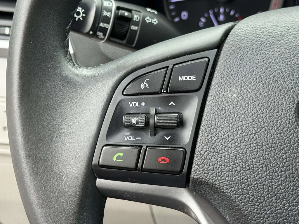 Used 2018 White Hyundai Value image 23