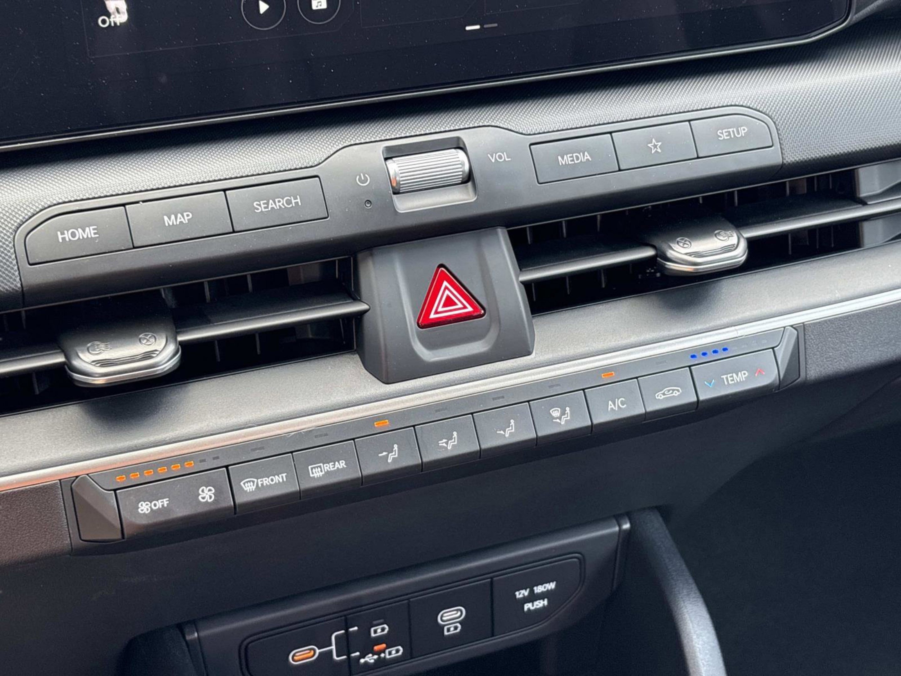 New 2026 Snow White Pearl Kia LX image 24