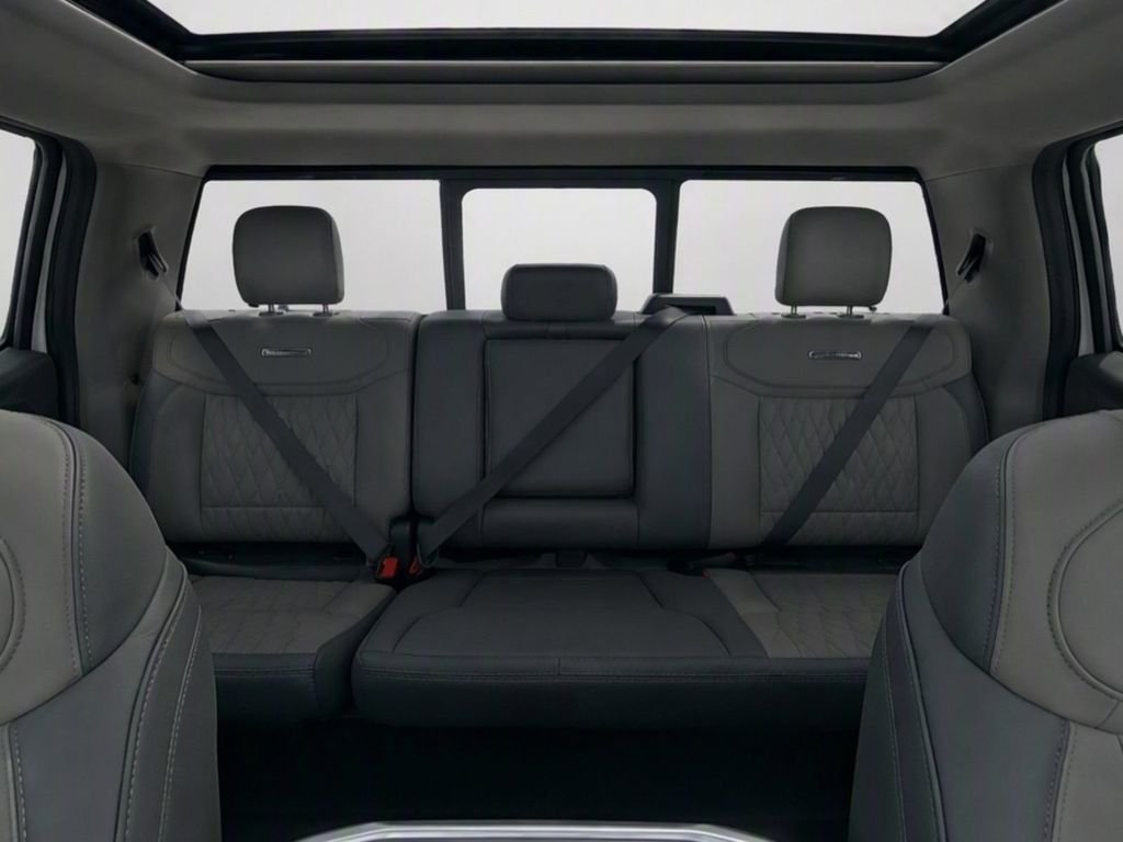 New 2026 Star White Metallic Tri-Coat Ford Platinum® image 18