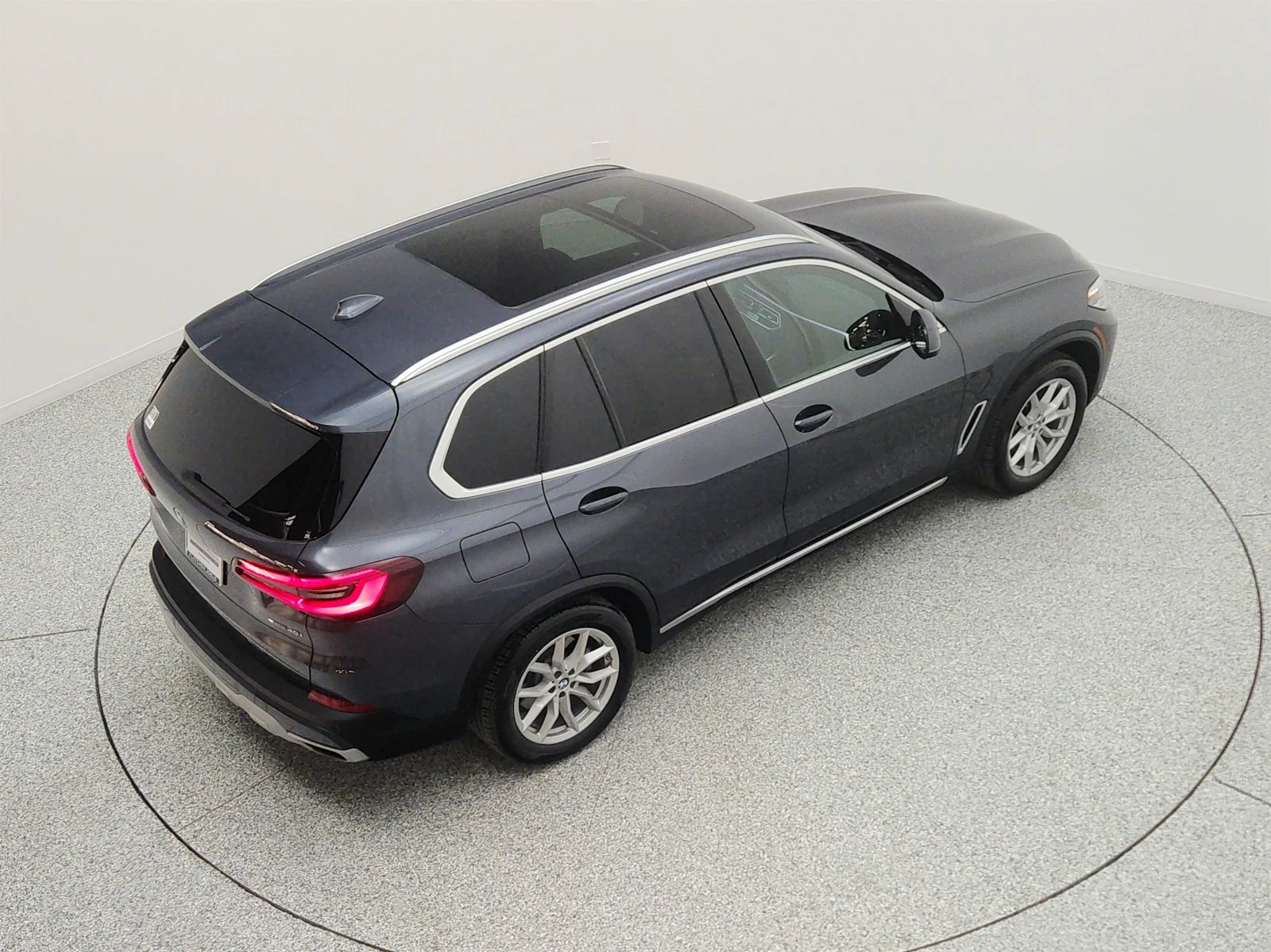 Used 2020 Arctic Gray Metallic BMW sDrive40i Sports Activity Vehicle image 26