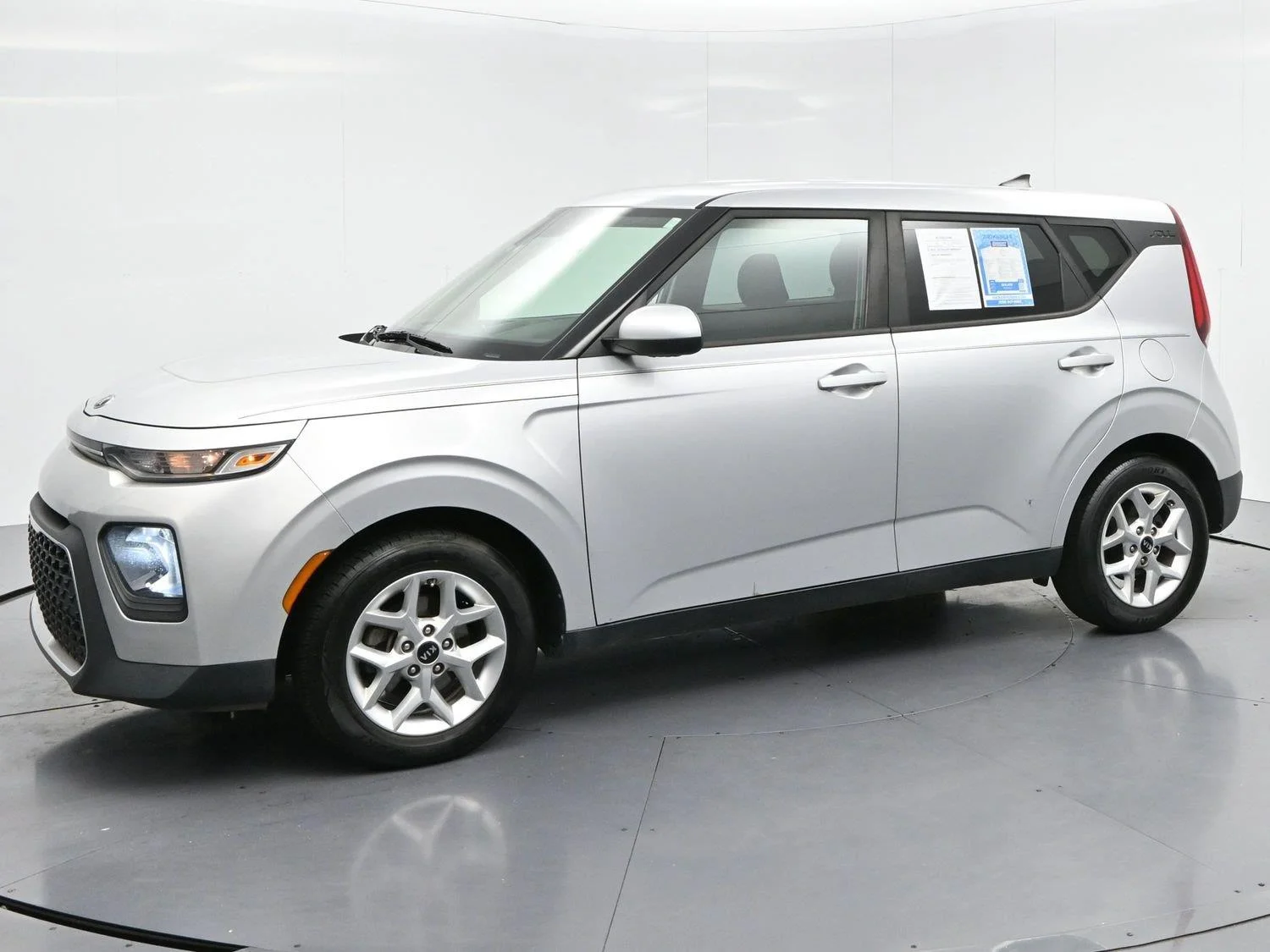 Used 2020 Sparkling Silver Kia S image 4