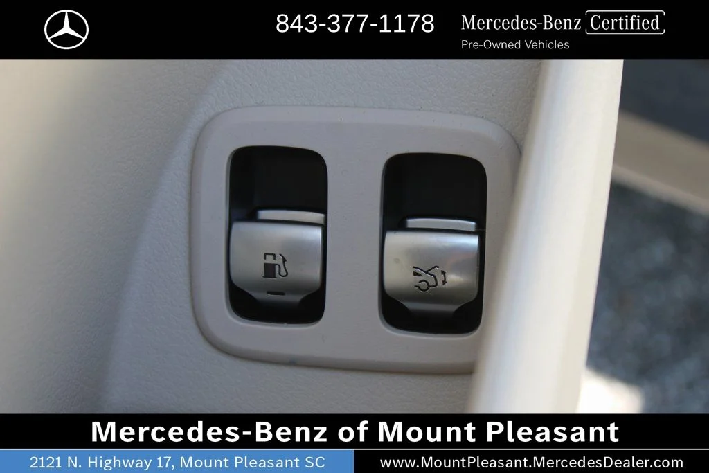 Certified Used 2025 Polar White Mercedes-Benz GLC 350e image 24