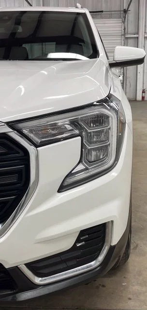 Used 2023 White GMC SLE image 9
