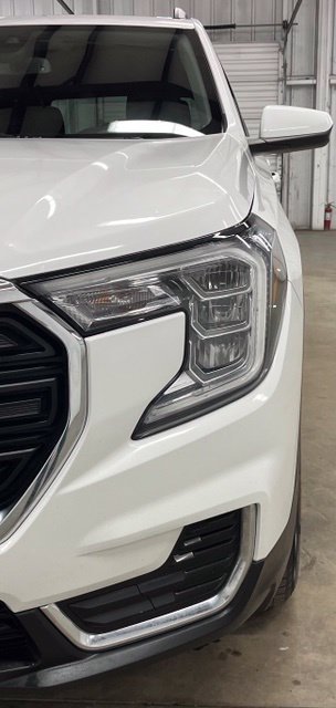 Used 2023 White GMC SLE image 9
