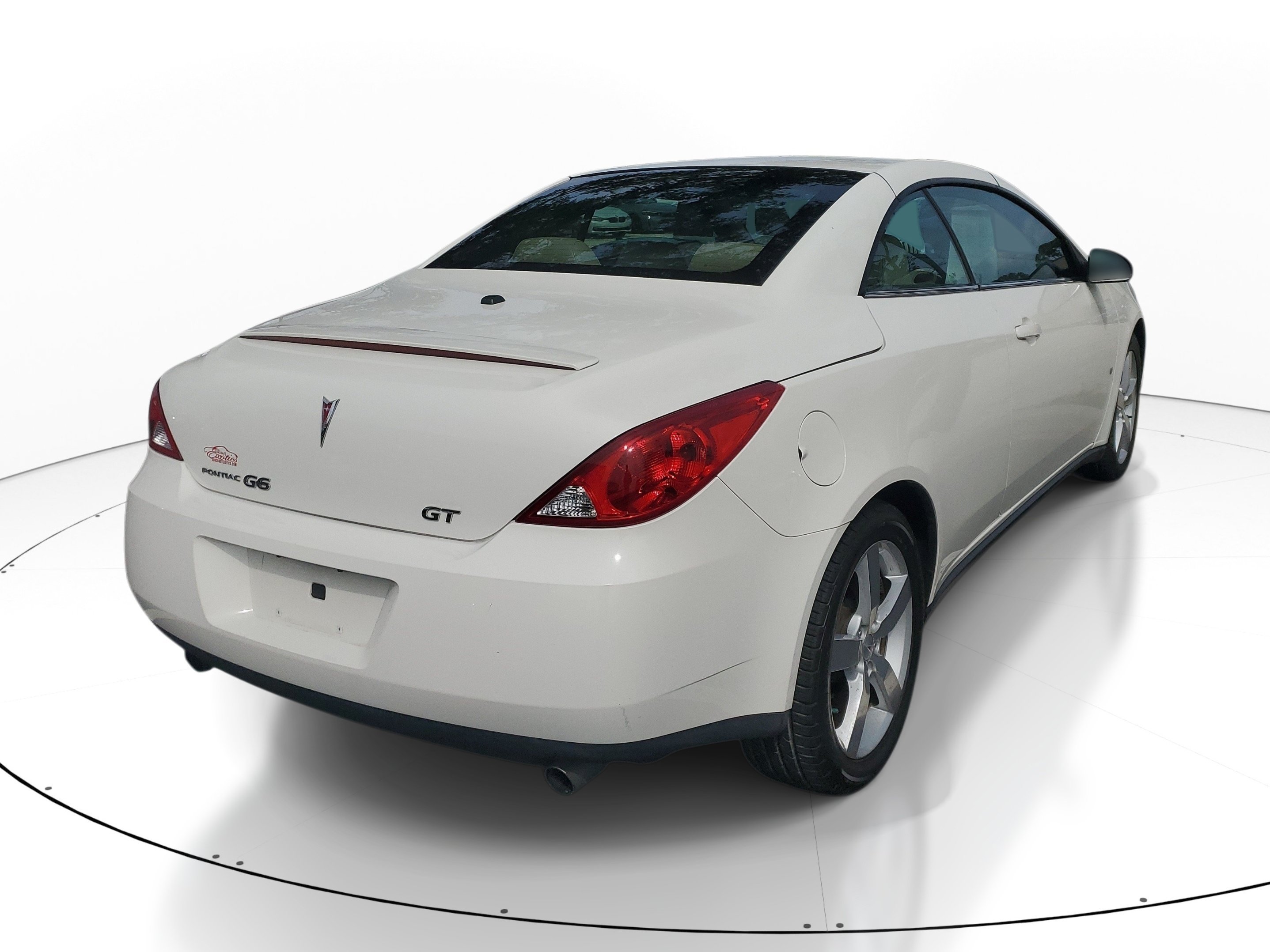Used 2007 Ivory White Pontiac GT image 4