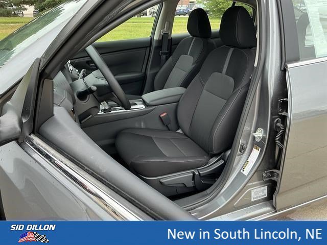 2025 Nissan Sentra SV - Photo 9