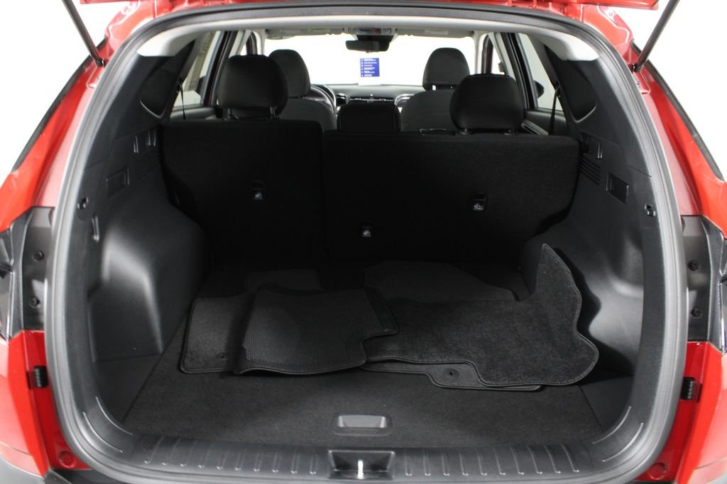 Certified Used 2022 Red Hyundai SEL image 18