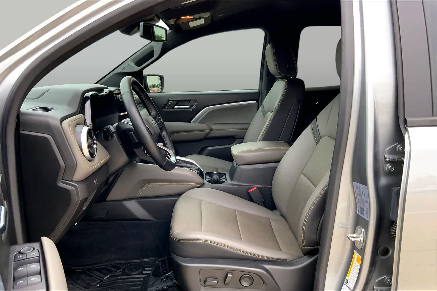 2023 Chevrolet Colorado ZR2 - Photo 8