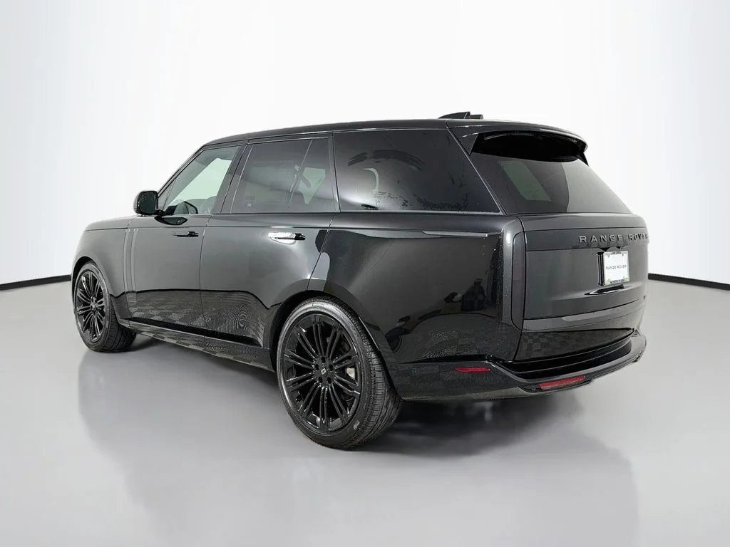 New 2027 Santorini Black Land Rover SE image 7