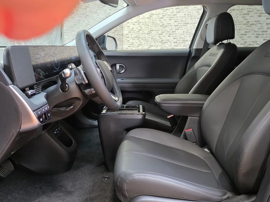New 2026 Abyss Black Hyundai SEL image 22