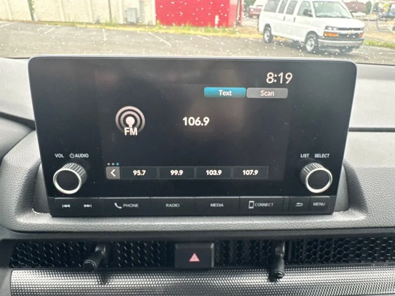 Used 2025  Honda Sport image 16