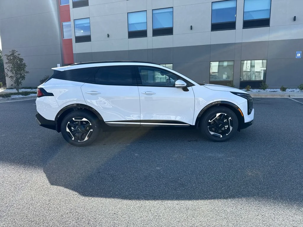 New 2026 White Kia SX image 2