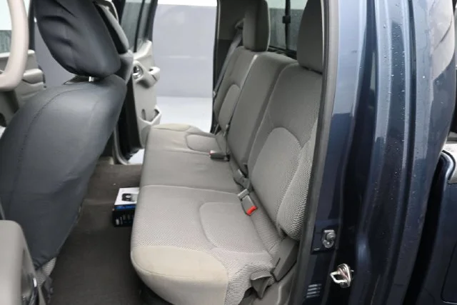 Used 2017 Arctic Blue Metallic Nissan SV image 10