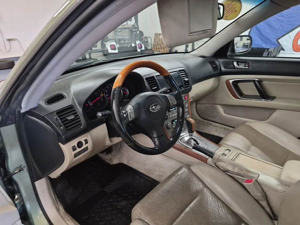Used 2006 Green Subaru 3.0R image 12