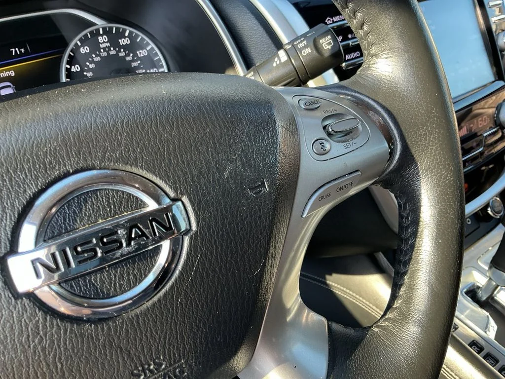 Used 2018 Blue Nissan SL image 25