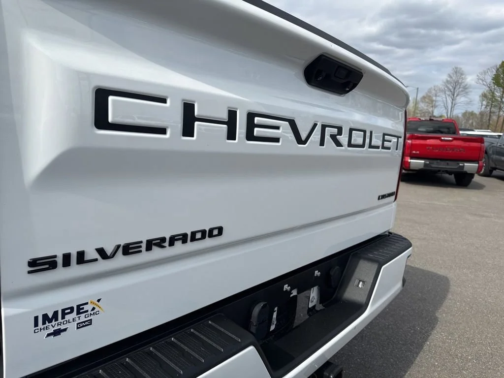 Used 2024 Summit White Chevrolet Custom image 27